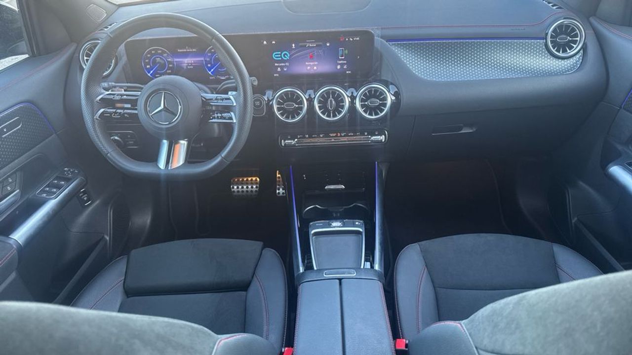 mercedes-eqa-250+-+-amg-line-imagen-7