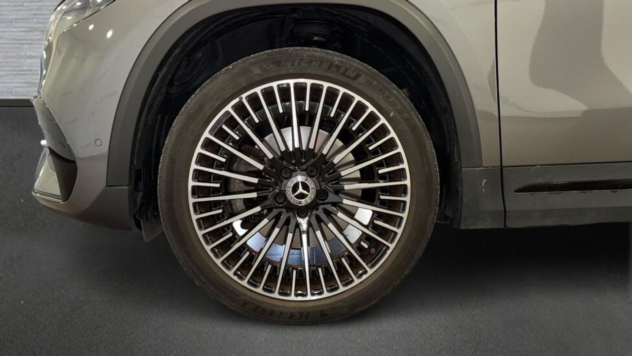 mercedes-eqa-250-amg-line-imagen-4