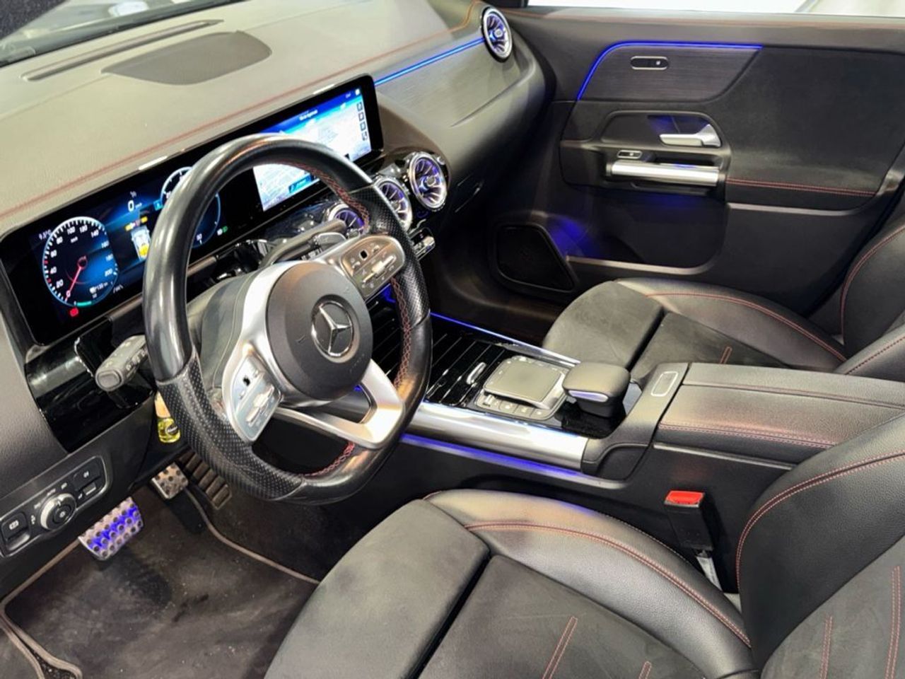 mercedes-eqa-250-amg-line-imagen-5