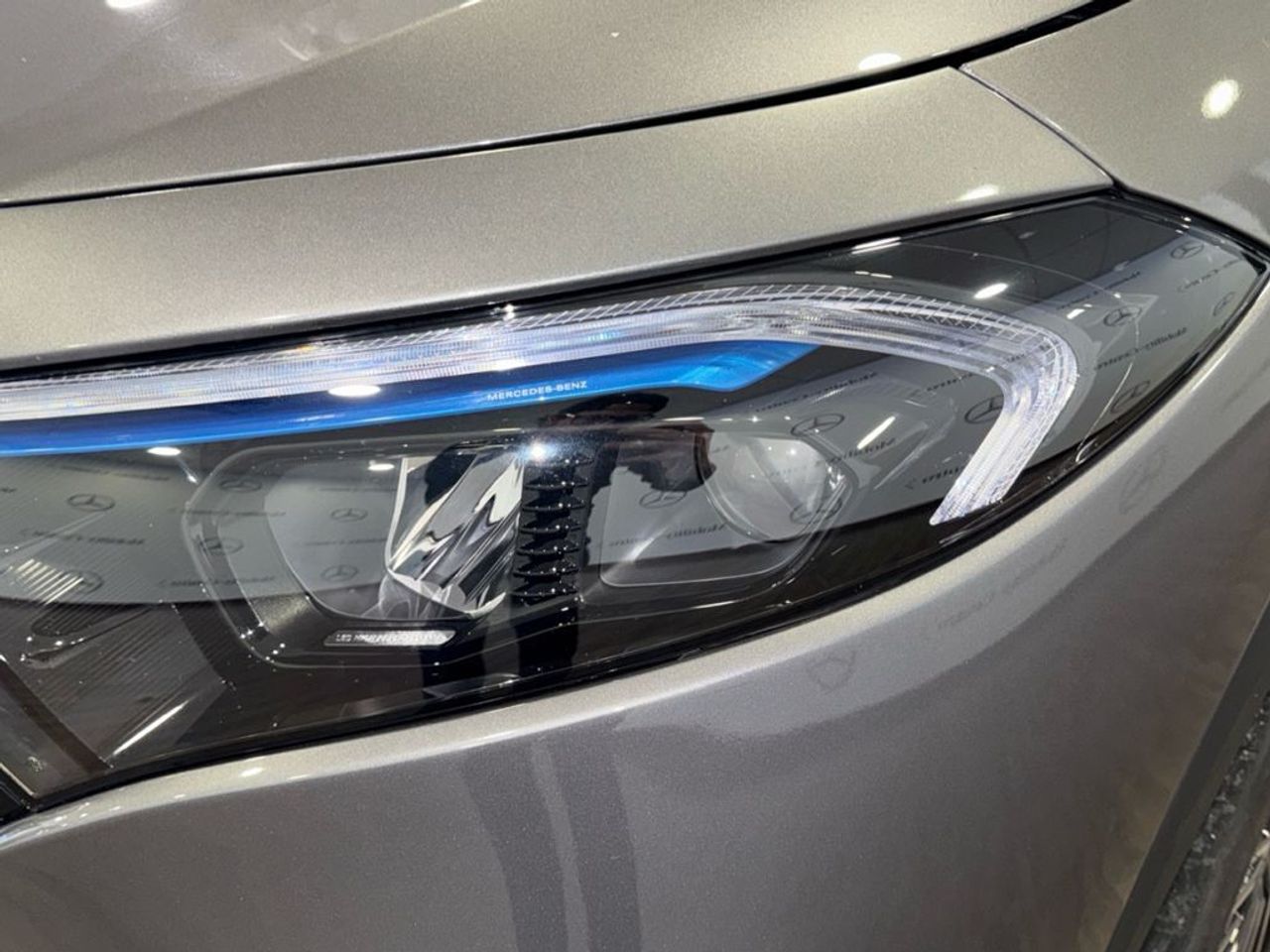 mercedes-eqa-250-amg-line-imagen-14