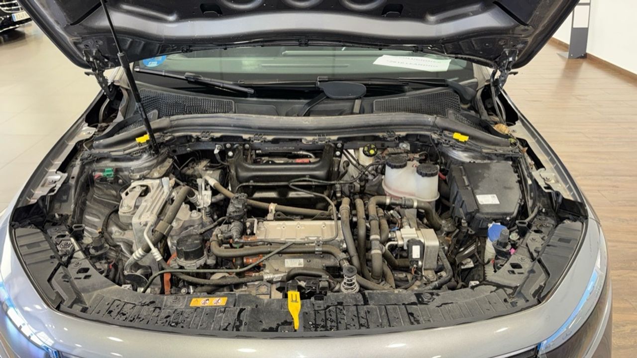 mercedes-eqa-250-amg-line-imagen-16