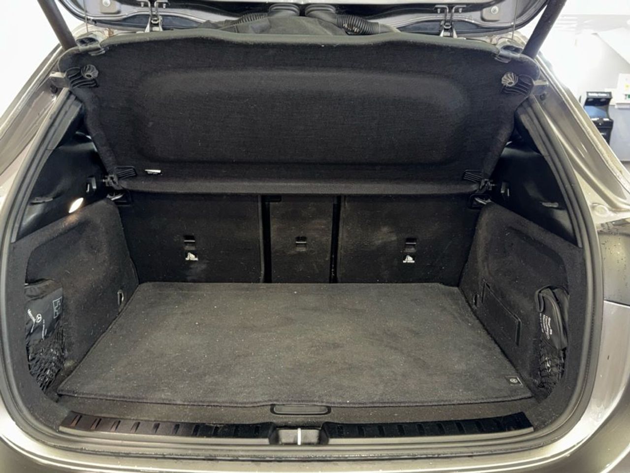 mercedes-eqa-250-amg-line-imagen-13