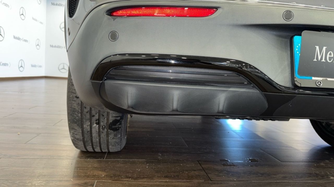 mercedes-eqa-250-amg-line-imagen-11