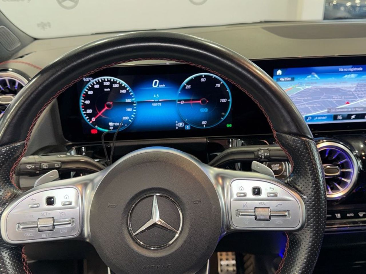 mercedes-eqa-250-amg-line-imagen-8