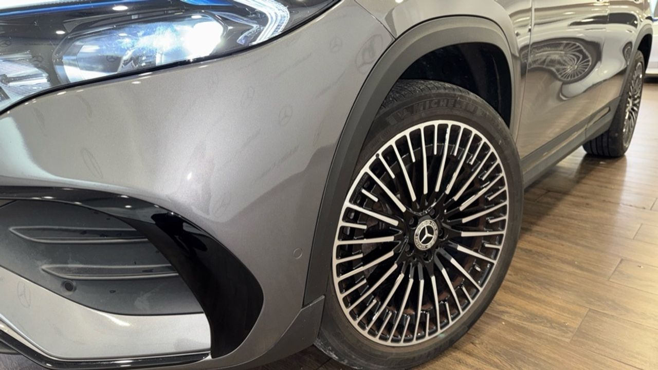 mercedes-eqa-250-amg-line-imagen-12