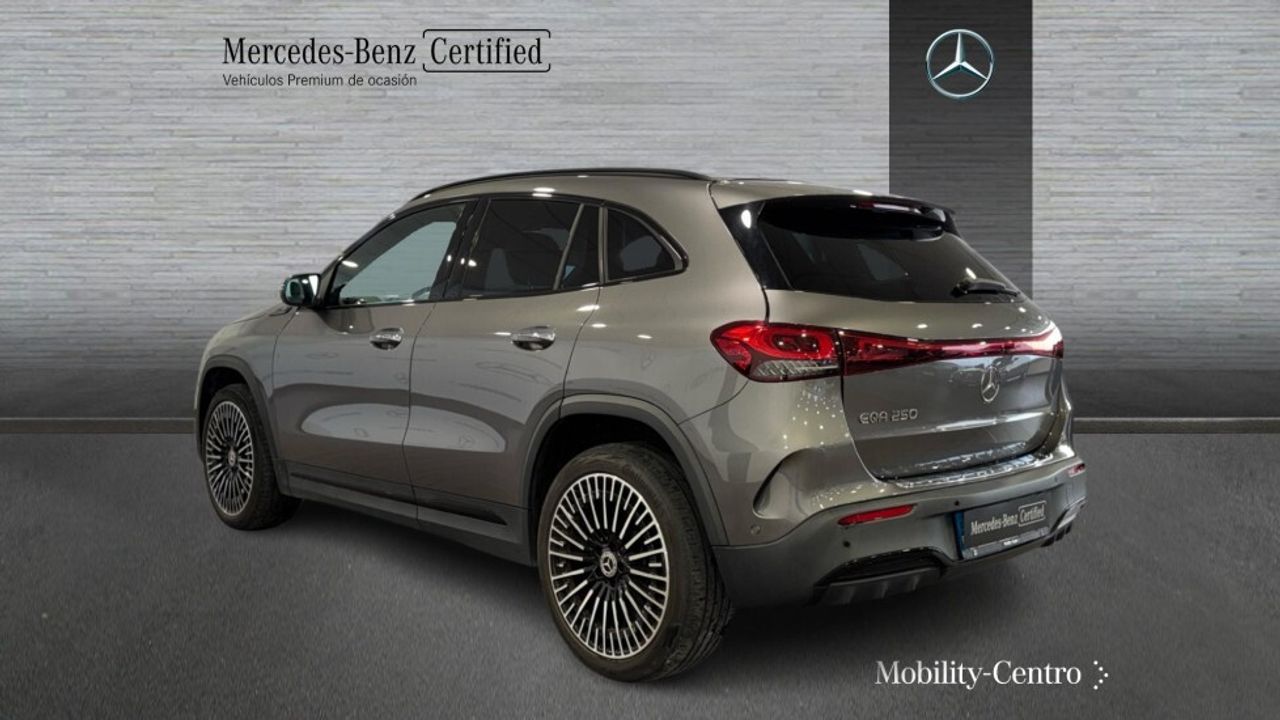 mercedes-eqa-250-amg-line-imagen-3