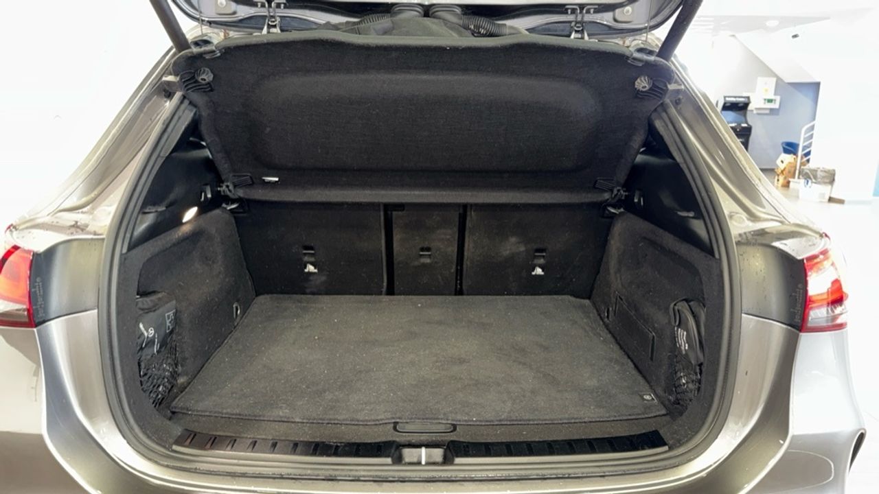 mercedes-eqa-250-amg-line-imagen-13