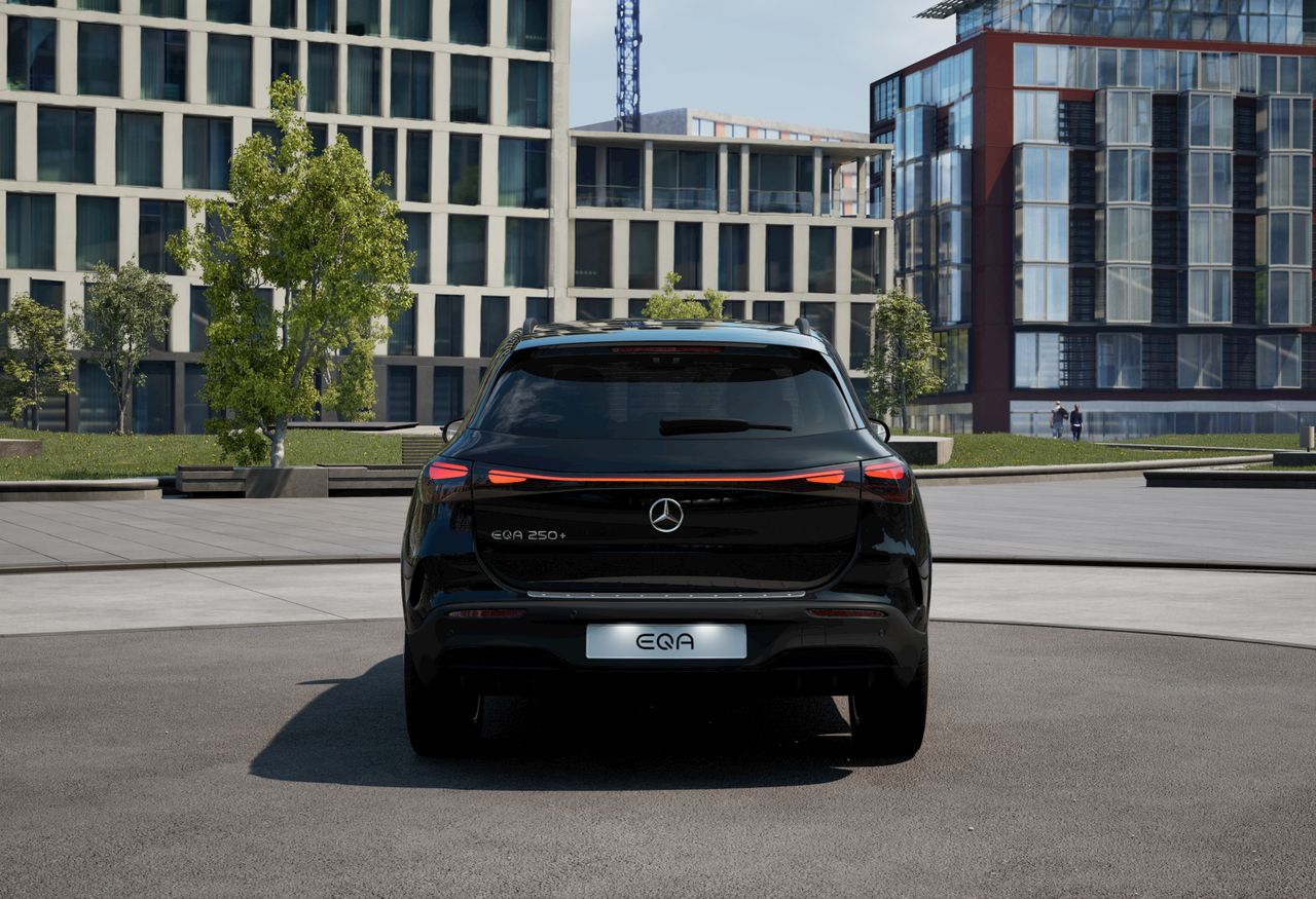 mercedes-eqa-250+-amg-night-edition-imagen-5