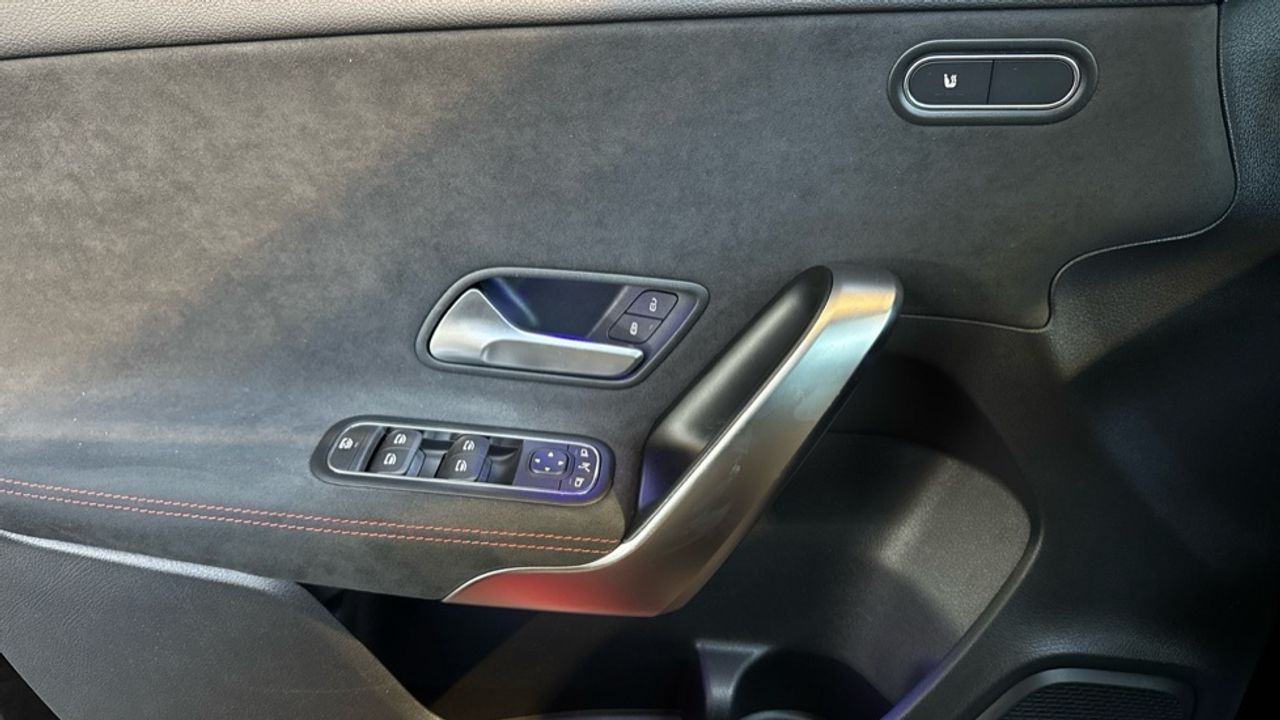 mercedes-clase-a-a-180-d-imagen-23