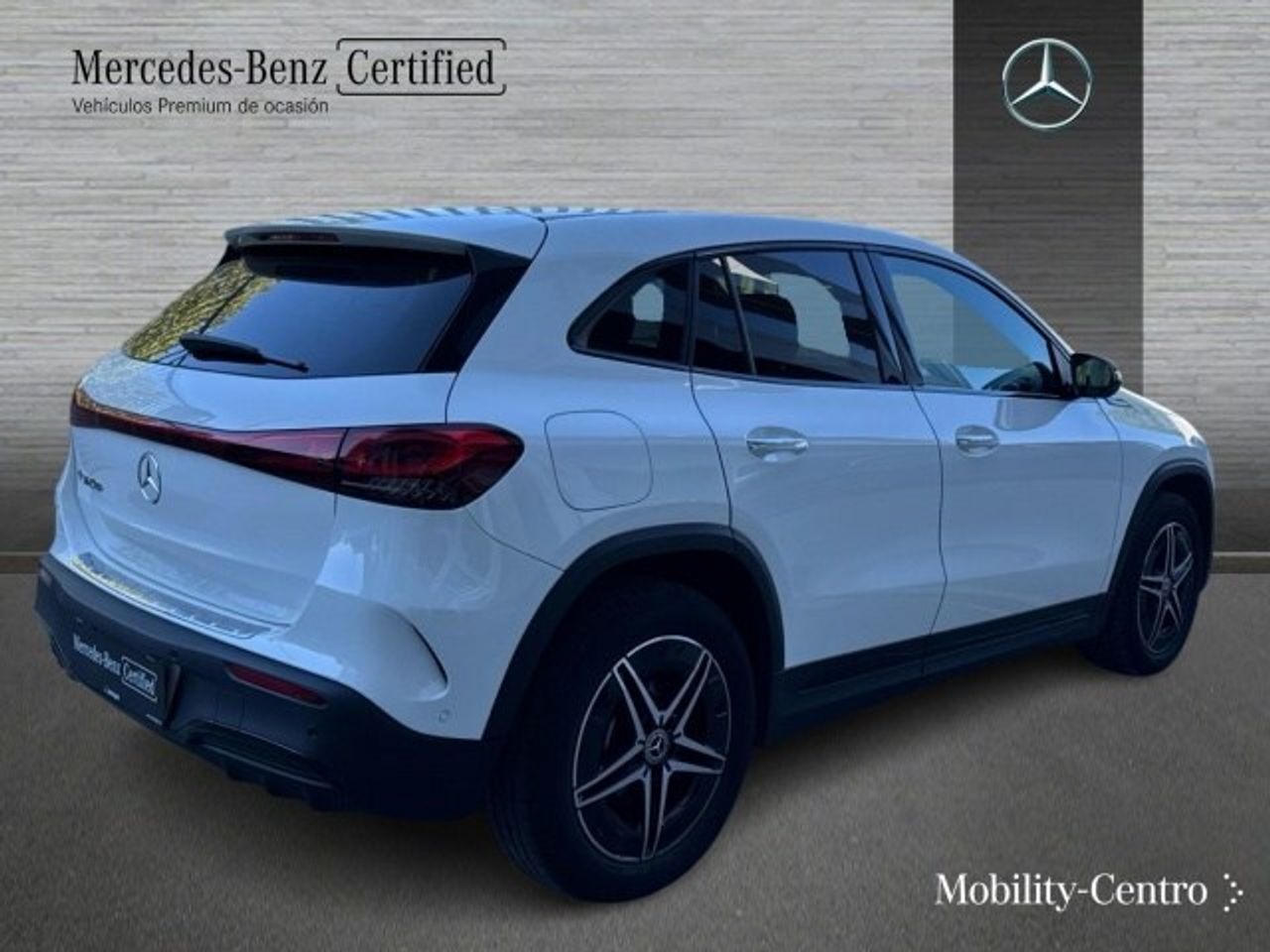 mercedes-eqa-250+-+-amg-line-imagen-1