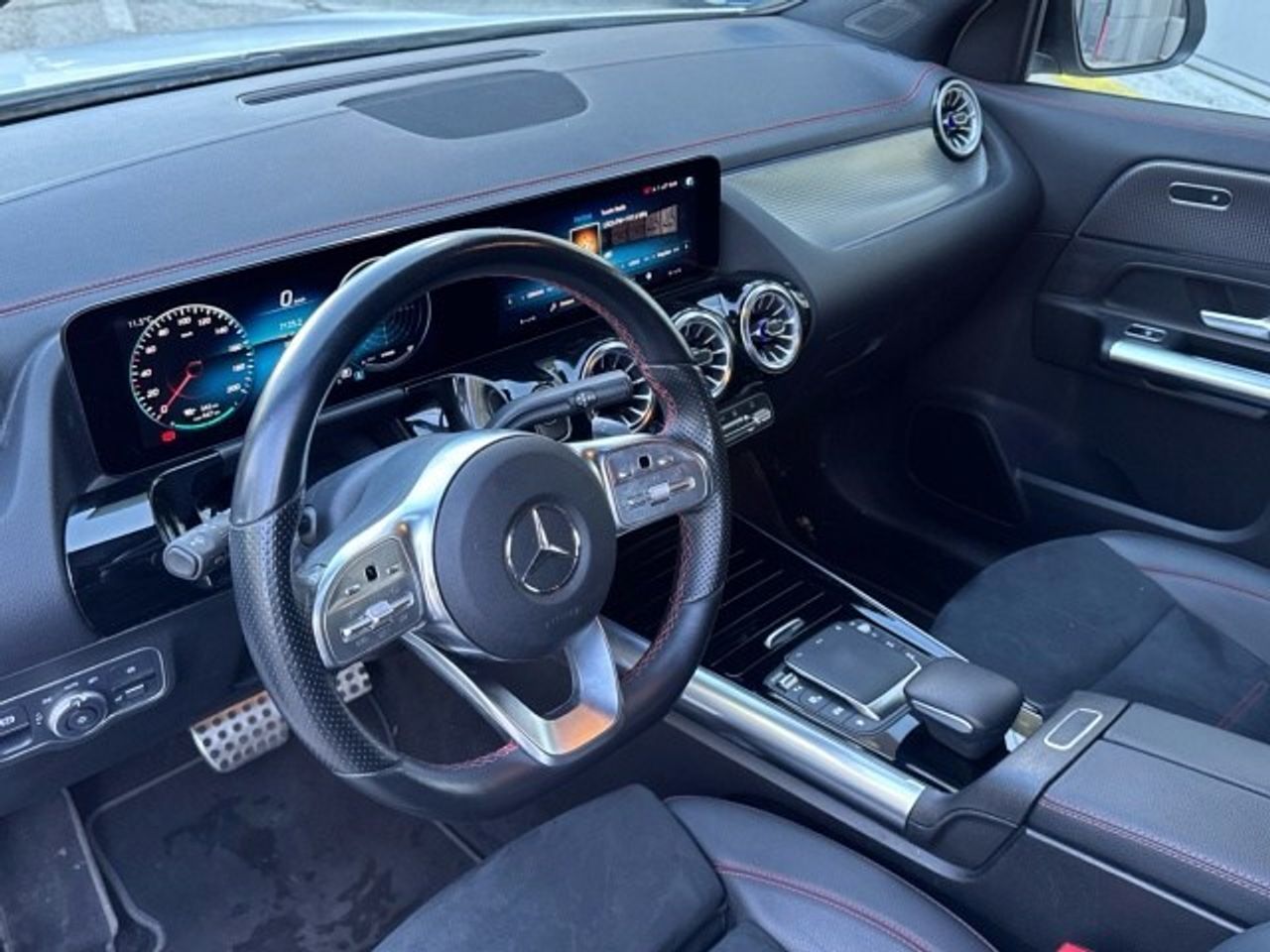 mercedes-eqa-250+-+-amg-line-imagen-5