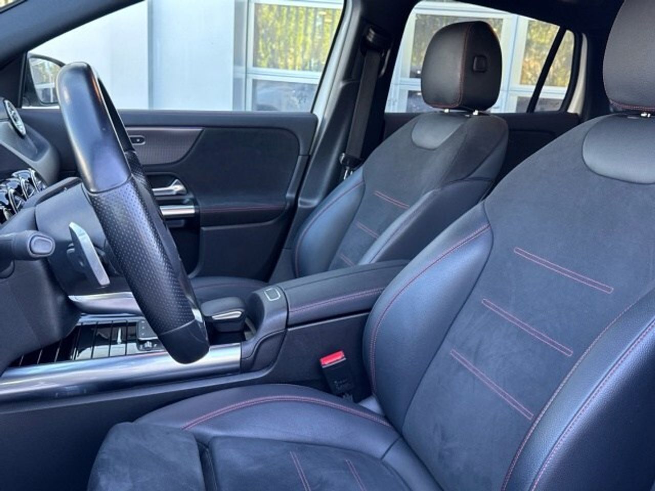 mercedes-eqa-250+-+-amg-line-imagen-6