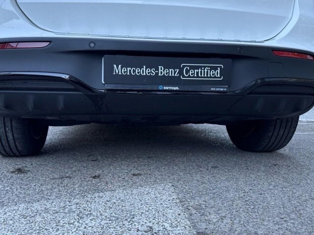 mercedes-eqa-250+-+-amg-line-imagen-11