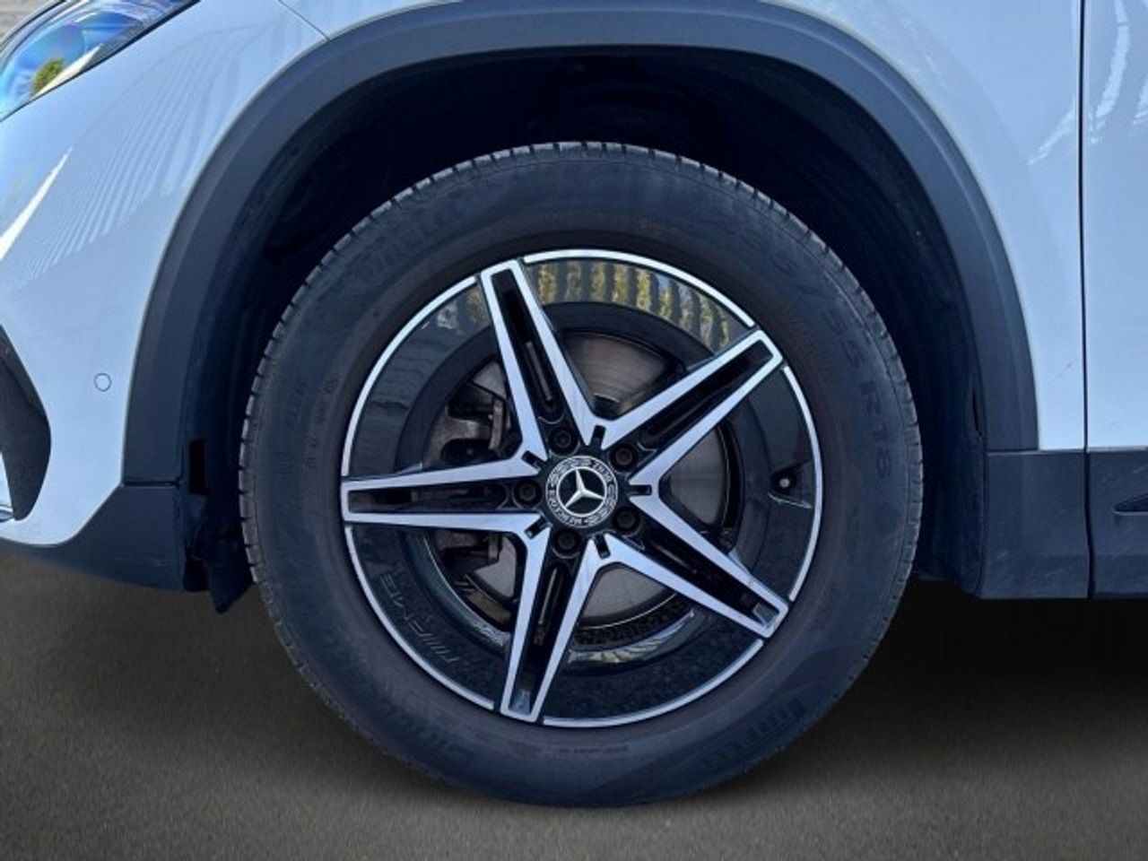 mercedes-eqa-250+-+-amg-line-imagen-4