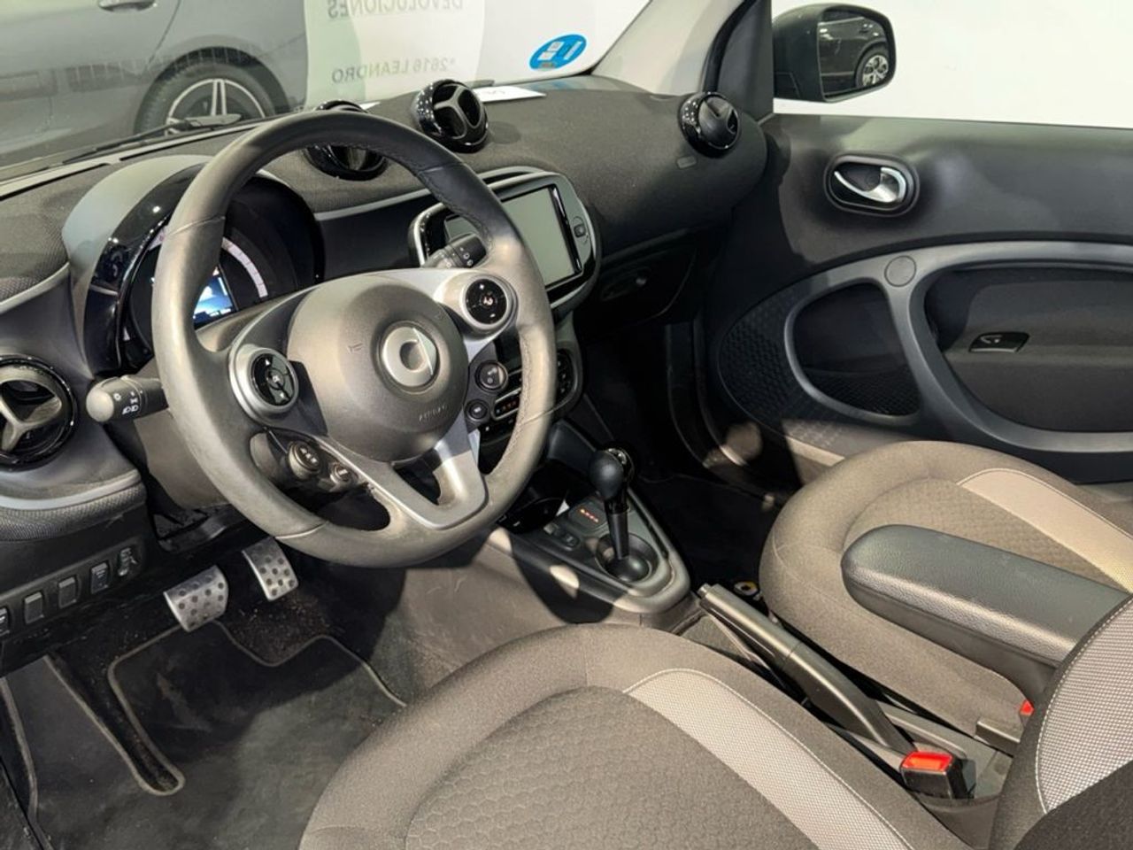 smart-fortwo-60kw81cv-eq-coupe-imagen-5