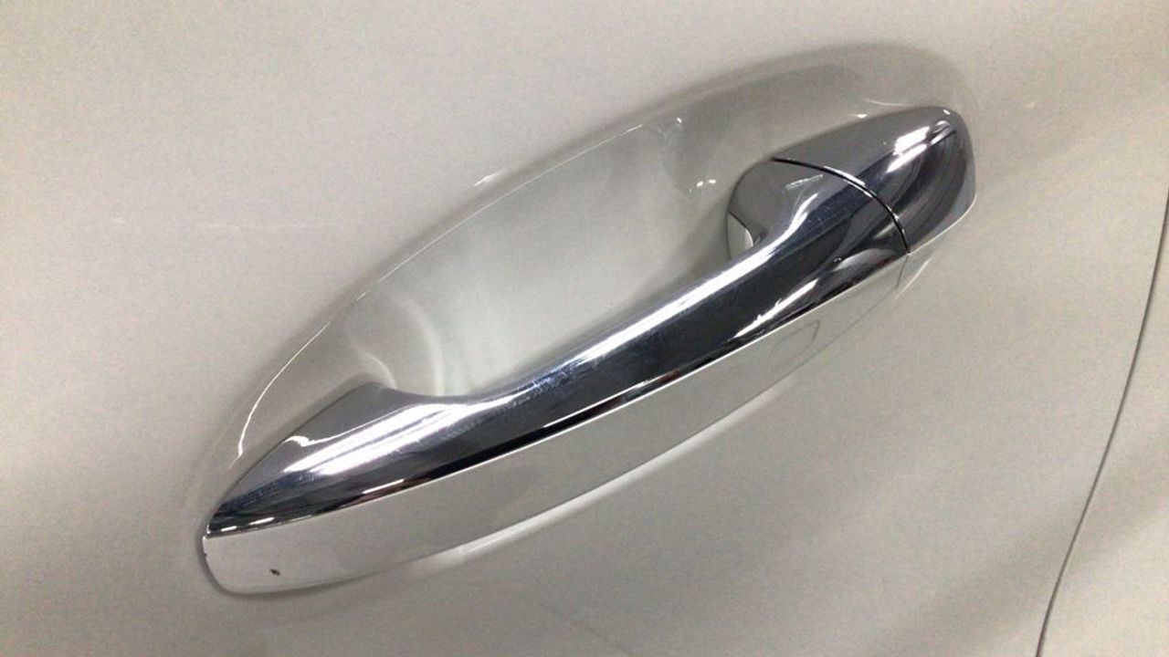 mercedes-eqa-250-amg-line-imagen-16