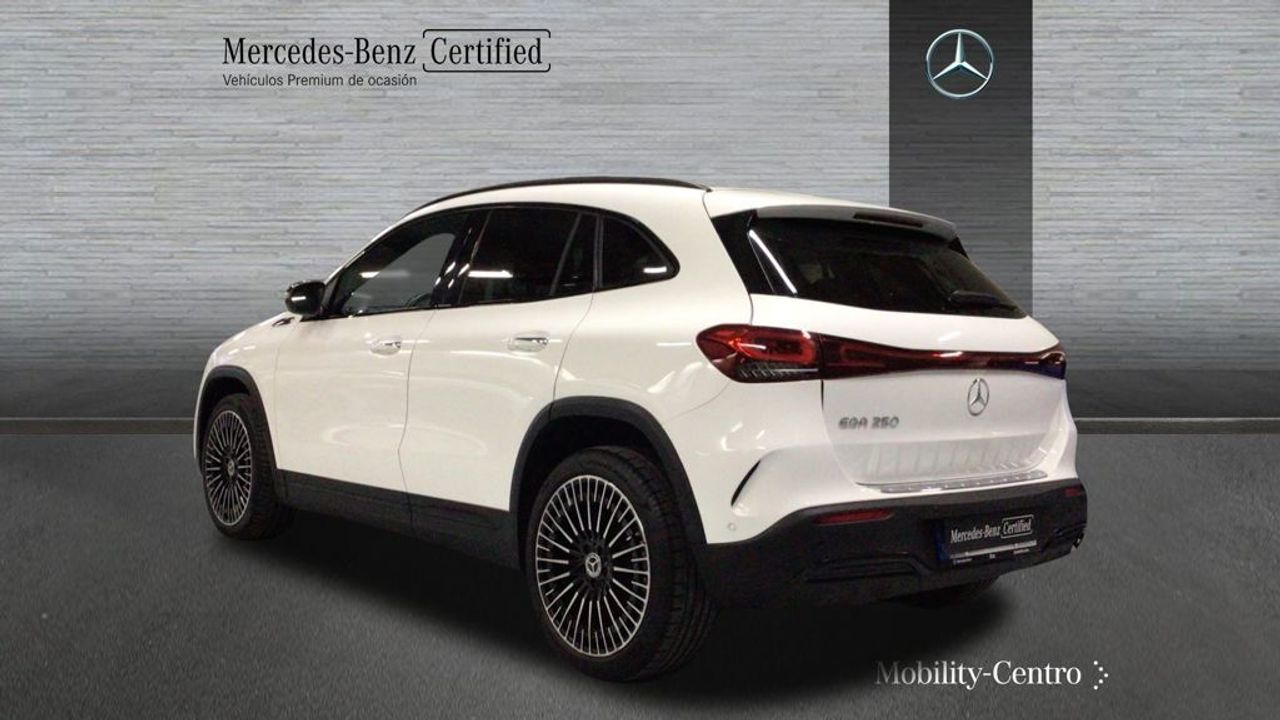 mercedes-eqa-250-amg-line-imagen-3