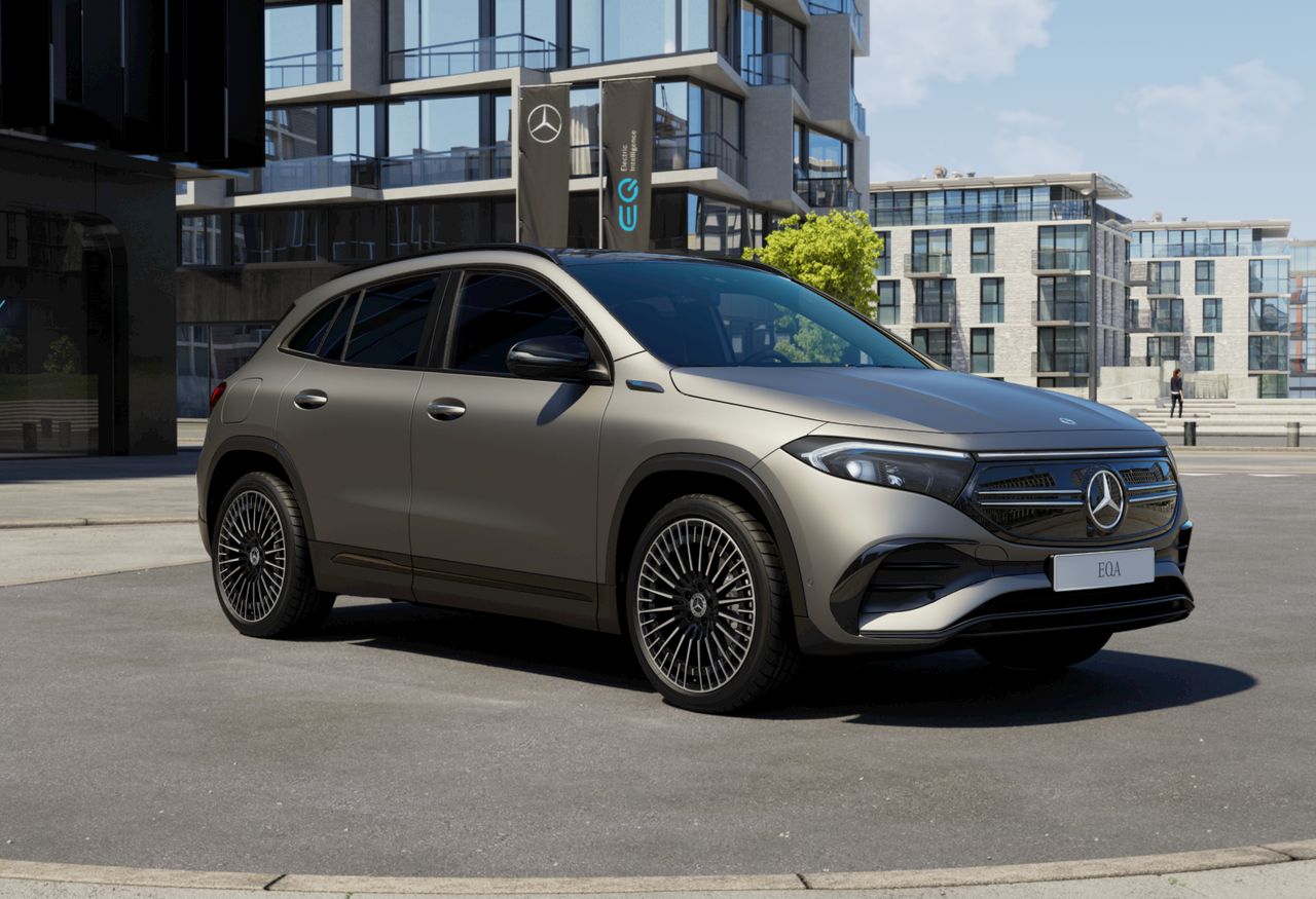 mercedes-eqa-250-amg-line-imagen-2