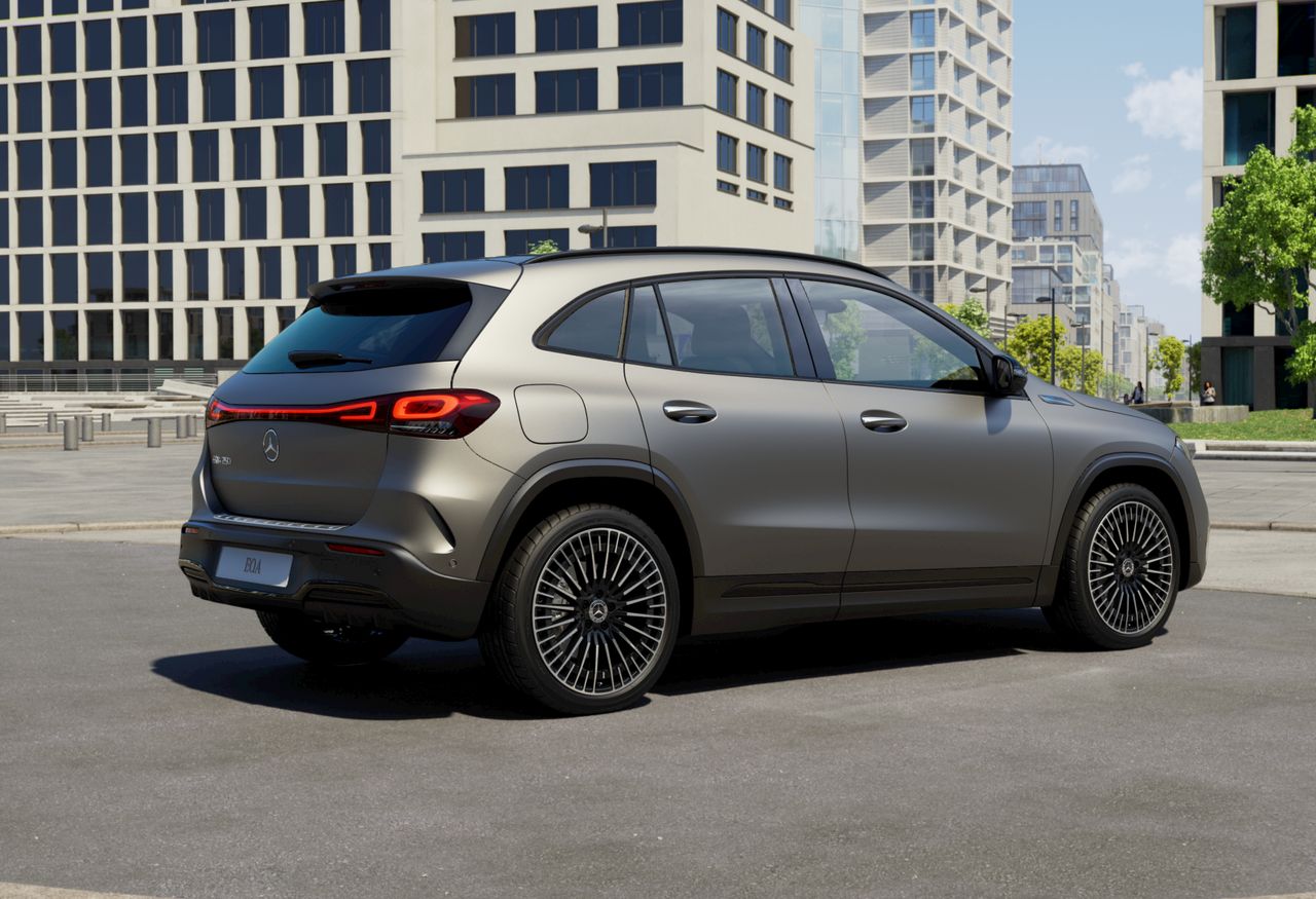 mercedes-eqa-250-amg-line-imagen-4