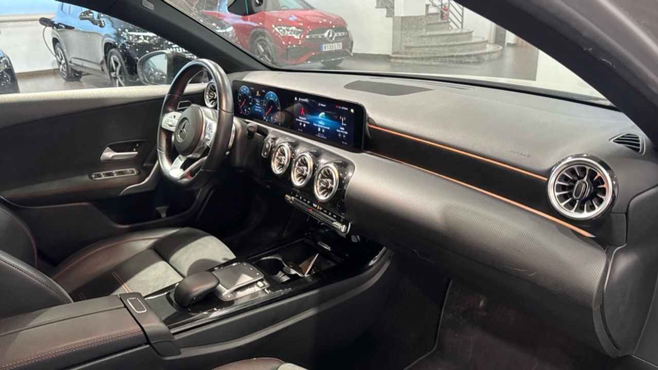 mercedes-clase-a-a-200-d-sedan-imagen-9