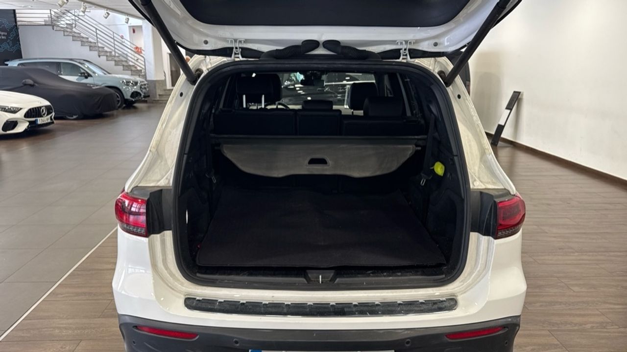 mercedes-eqb-eqb-300-4matic-imagen-12