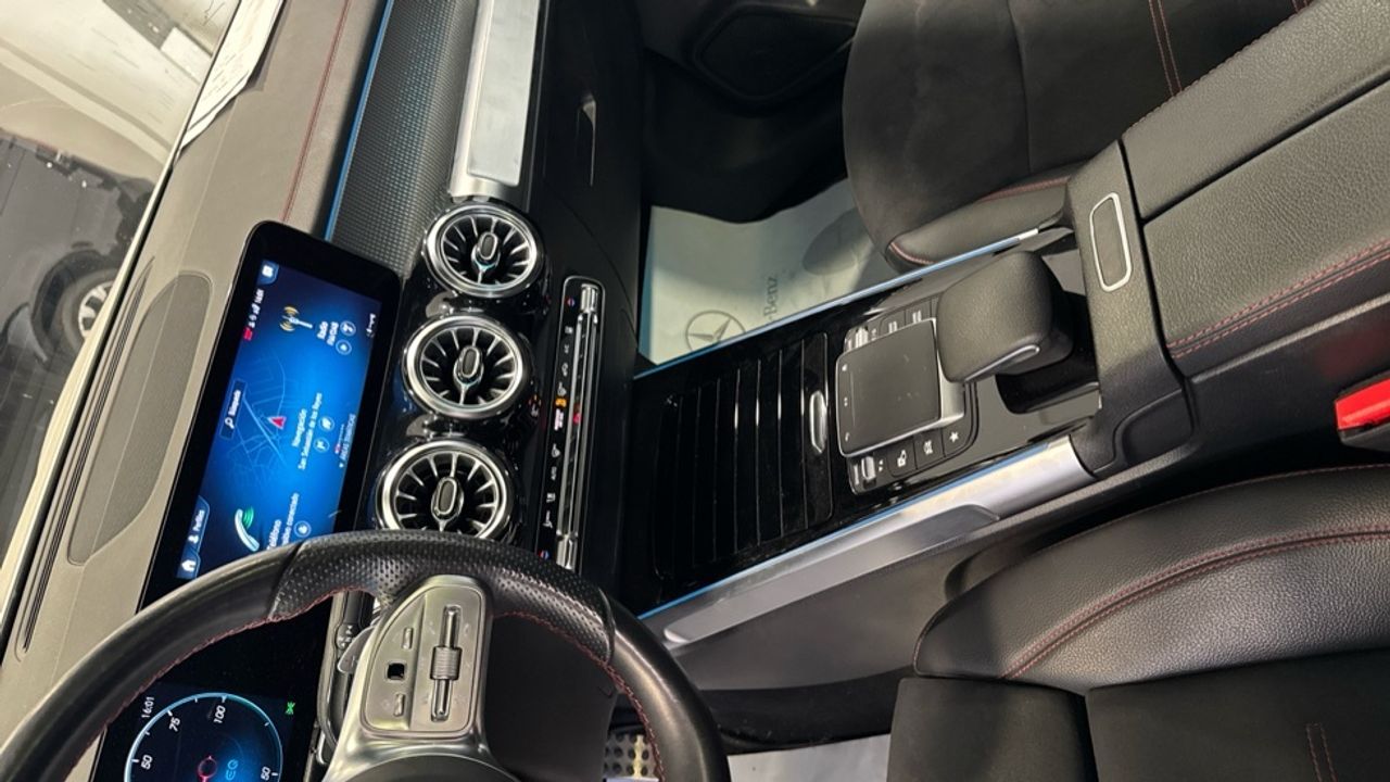 mercedes-eqb-eqb-300-4matic-imagen-20