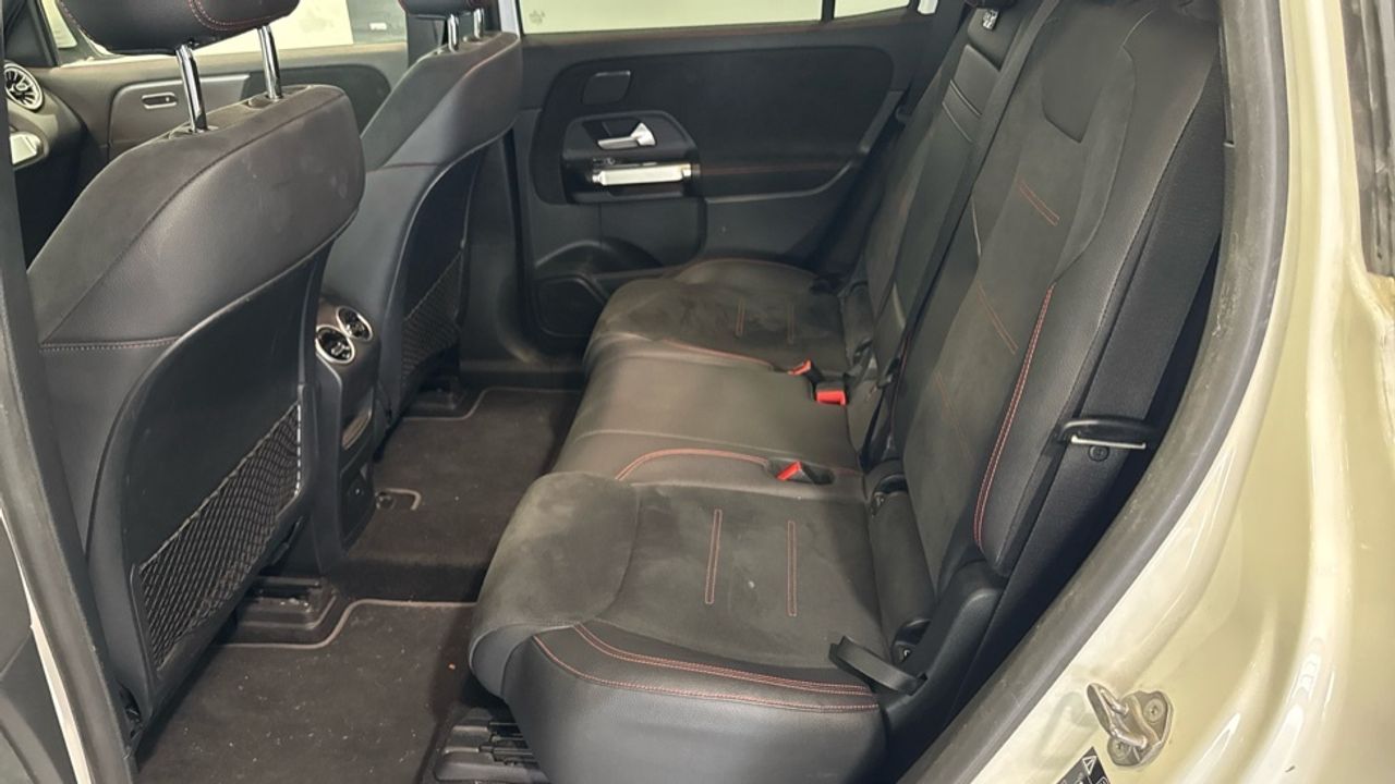 mercedes-eqb-eqb-300-4matic-imagen-10