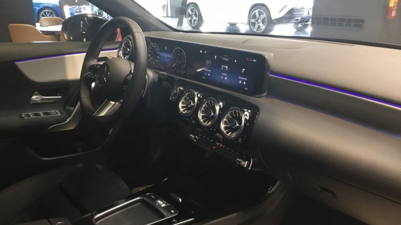 mercedes-clase-a-a-180-d-imagen-9