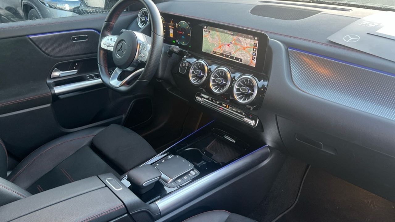 mercedes-eqa-250+-+-amg-line-imagen-9
