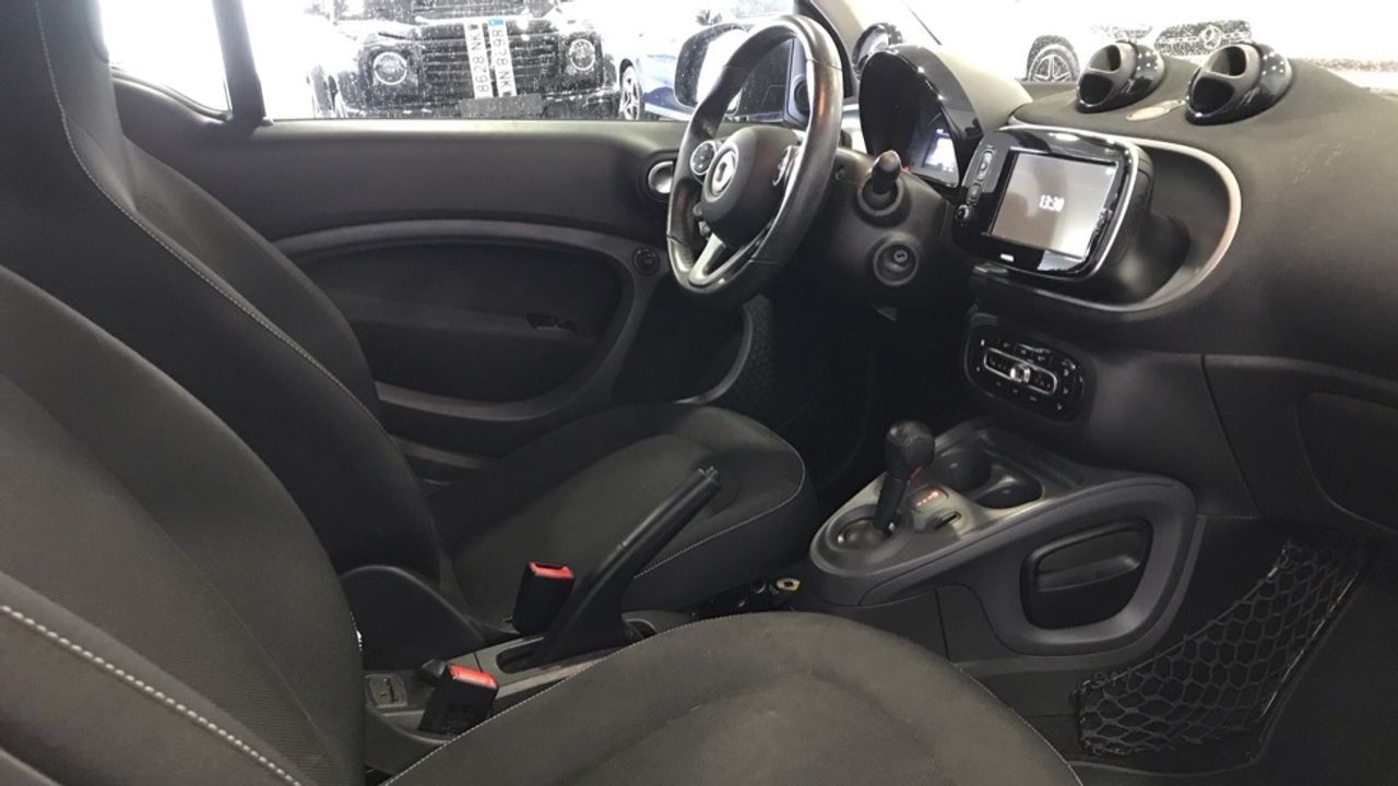 smart-fortwo-60kw81cv-eq-coupe-imagen-9