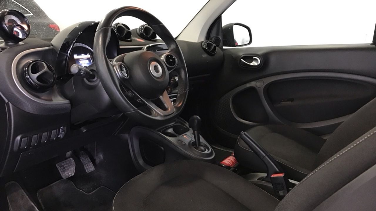 smart-fortwo-60kw81cv-eq-coupe-imagen-5