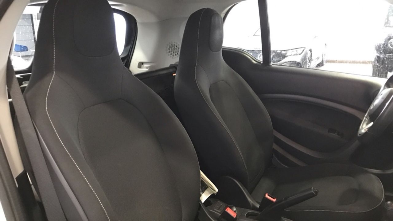 smart-fortwo-60kw81cv-eq-coupe-imagen-10