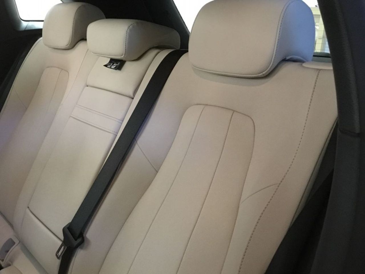 mercedes-eqa-eqa-300-4matic-imagen-10