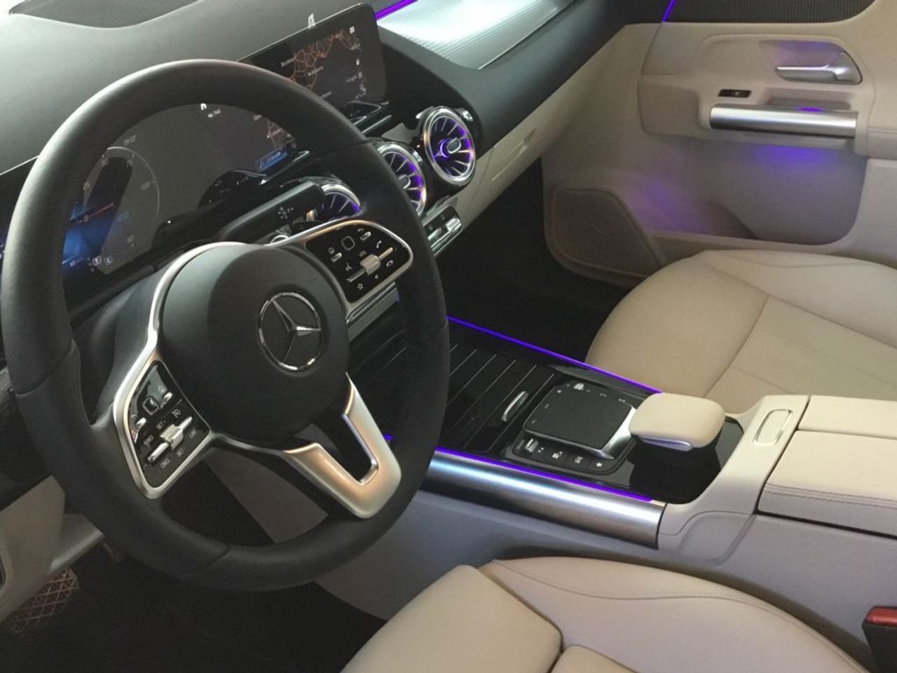 mercedes-eqa-eqa-300-4matic-imagen-5