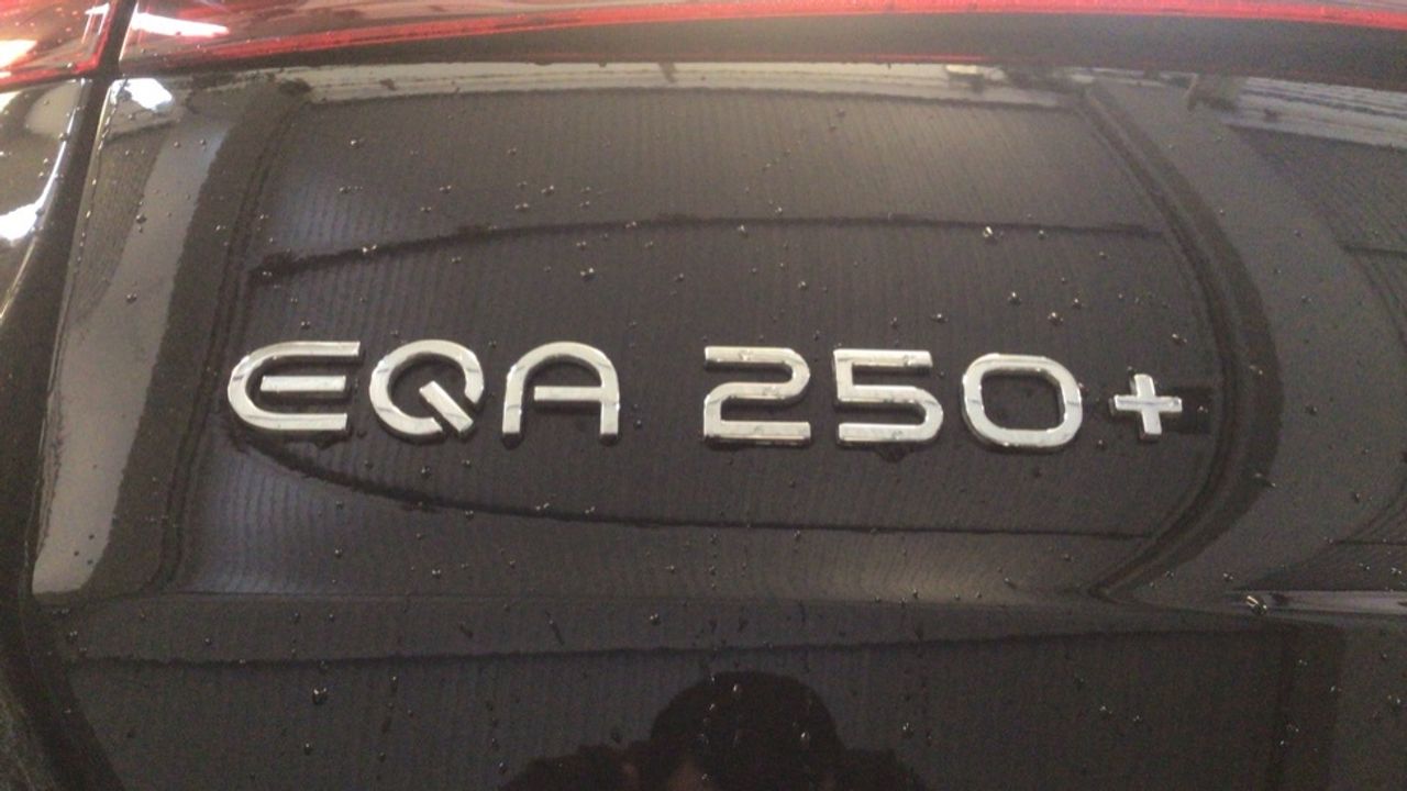 mercedes-eqa-eqa-250+-imagen-11
