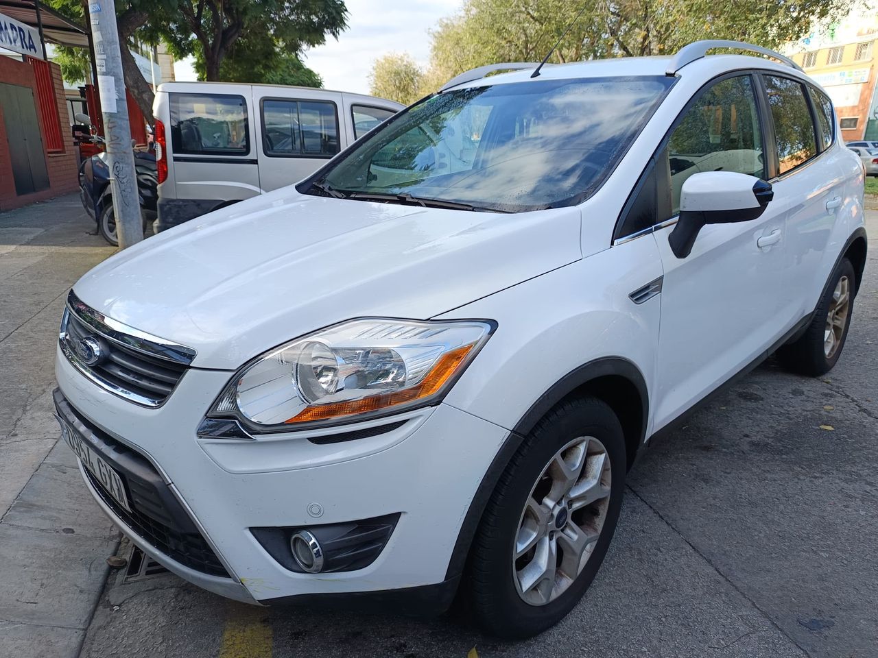ford kuga 2010 /
