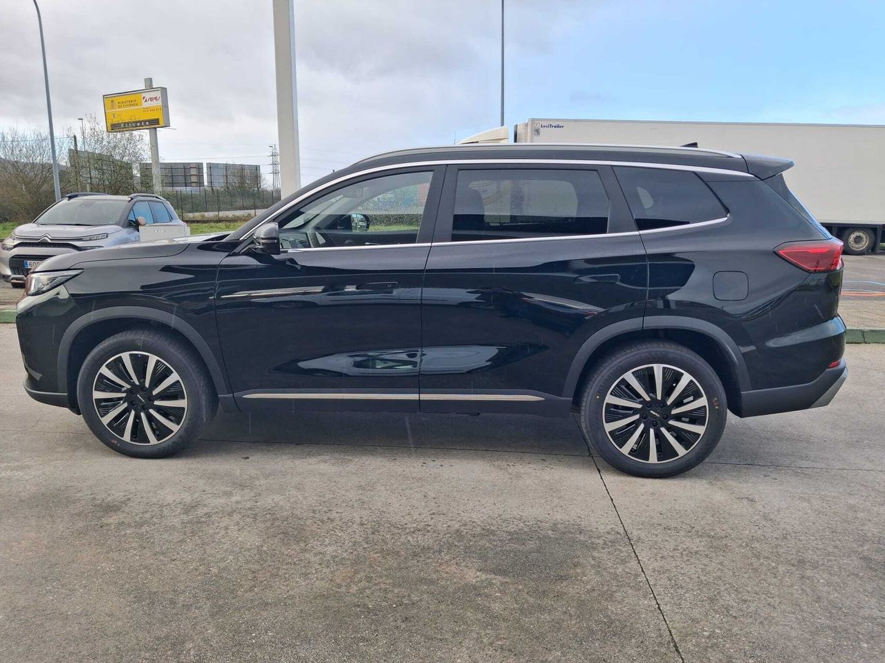 Ebro S800 1.5 TGDI PHEV LUXURY E-CVT 279 5P 7 Plazas - foto 5