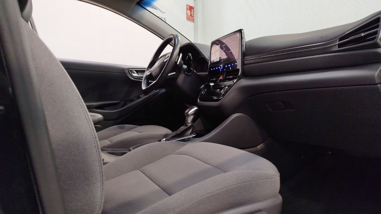 Hyundai IONIQ 1.6 GDI HEV Tecno DCT - foto 27