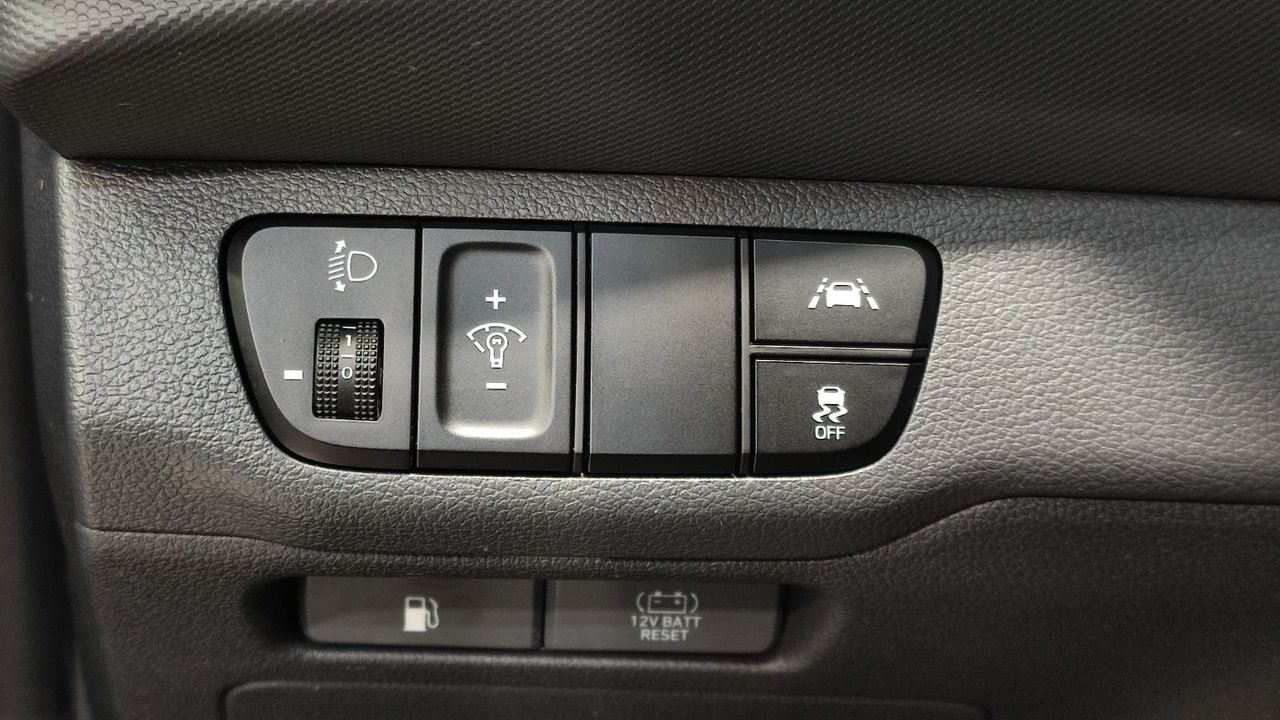 Hyundai IONIQ 1.6 GDI HEV Tecno DCT - foto 26