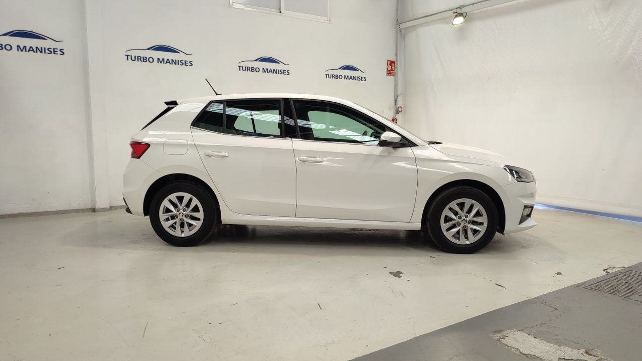 skoda fabia 2023 / foto grande (2)