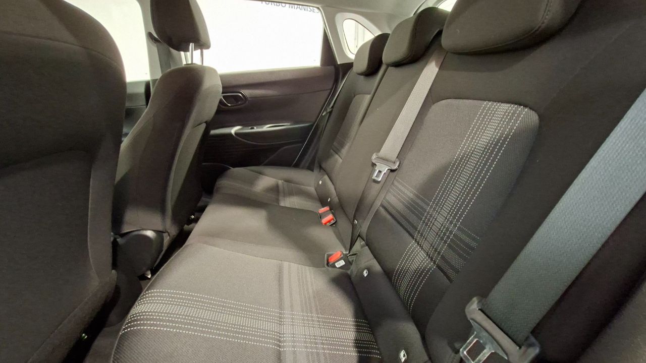 Hyundai i20 1.2 MPI Essence - foto 11