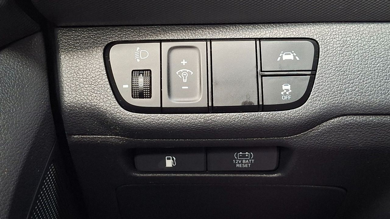 Hyundai IONIQ 1.6 GDI HEV Tecno DCT - foto 26