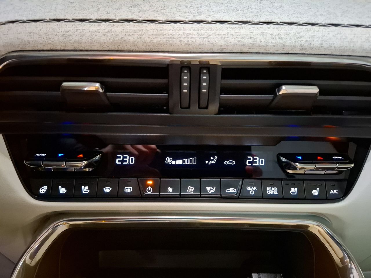 Mazda CX-80 3.3 E-SKYACTIV D254 MHEV TAKUMI PLUS AWD 5P 7 Pl - foto 22