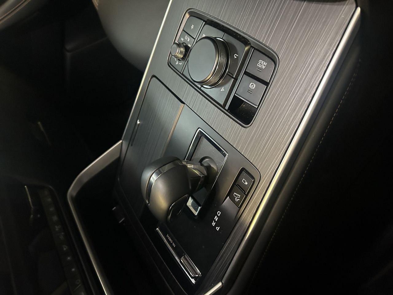 Mazda CX-80 3.3 E-SKYACTIV D254 MHEV HOMURA PLUS AWD 5P 7 Pl - foto 26