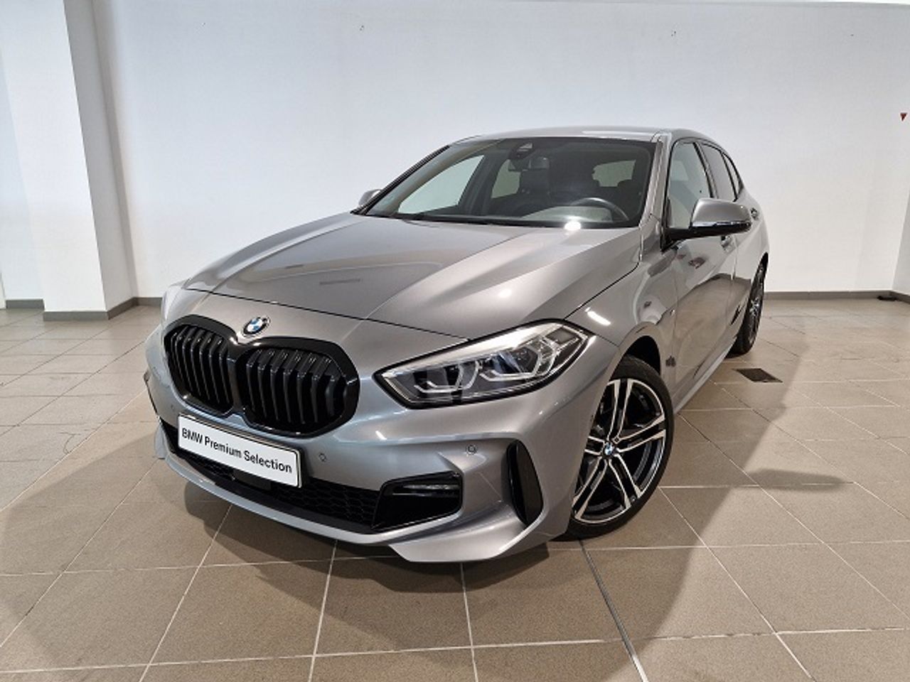 Foto bmw serie 1 2024 /