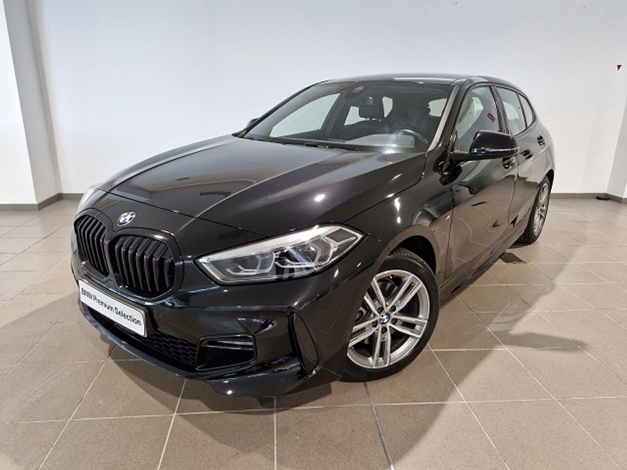 Foto bmw serie 1 2024 /