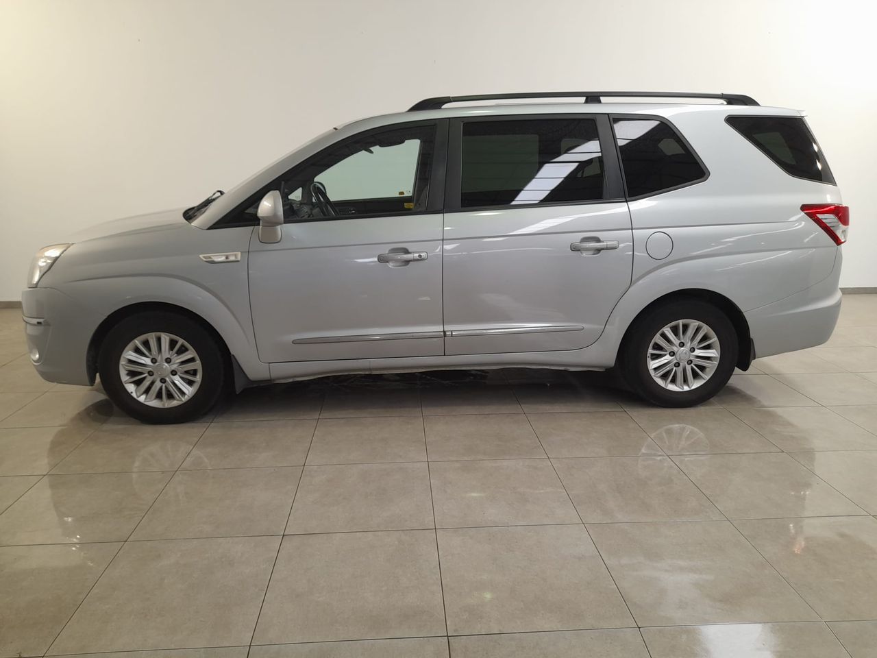 Foto ssangyong rodius 2014 /