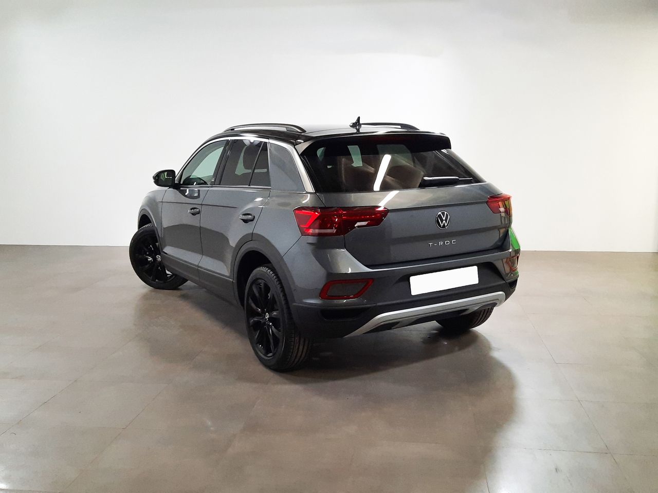 Volkswagen T-Roc Dark 1.0 TSI 81 kW (110 CV) - Foto 2