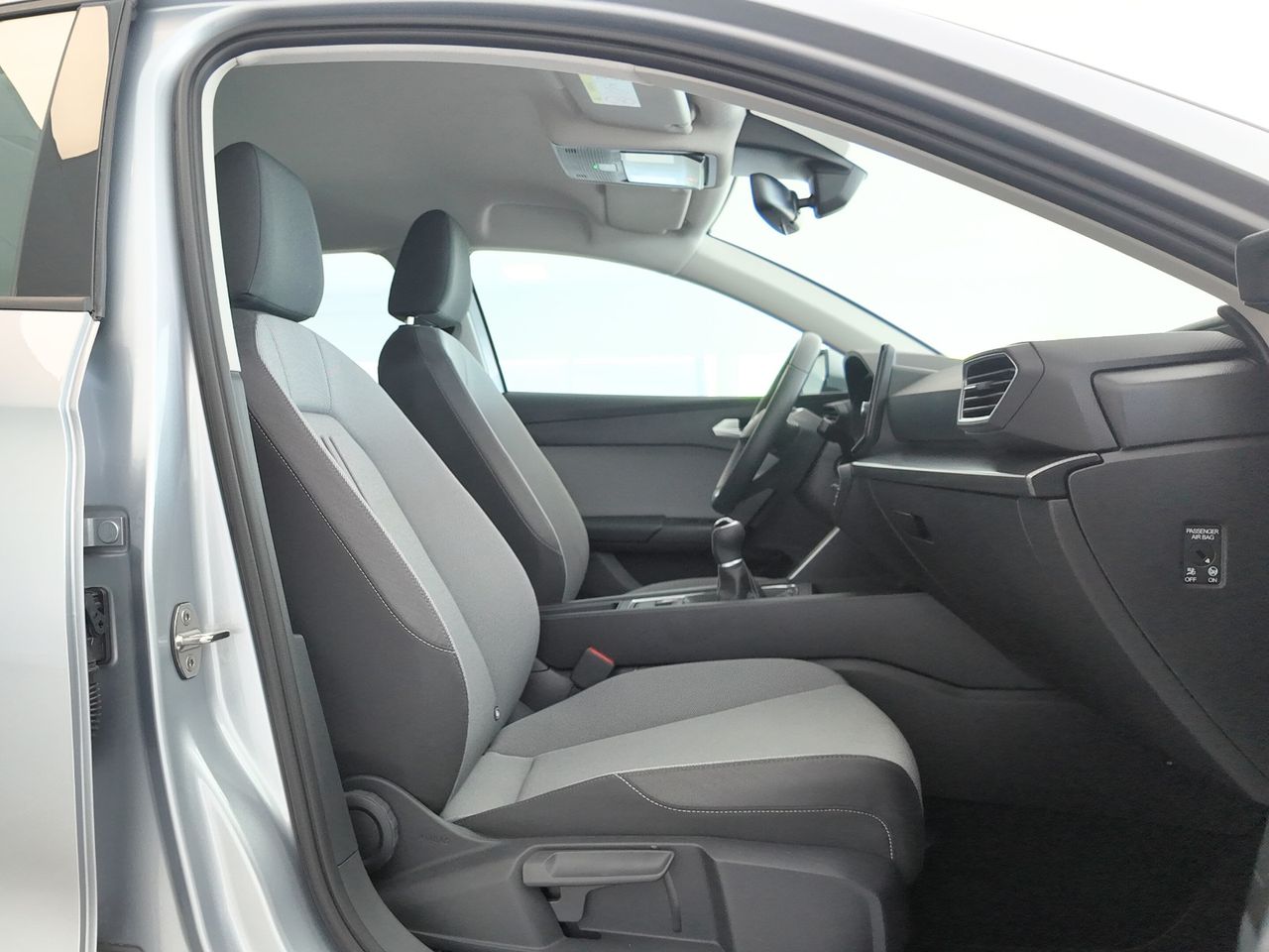 Seat Leon 1.0 TSI S&S STYLE XS 110  - Foto 2