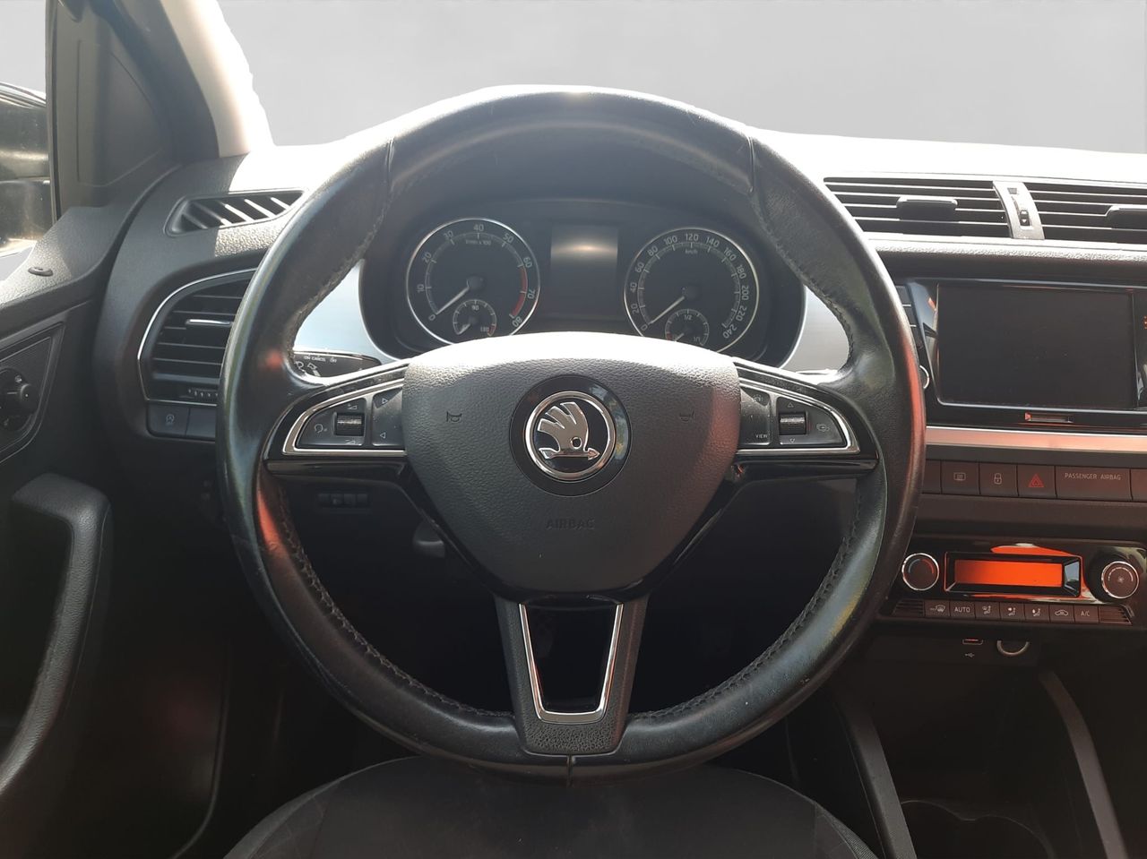 Skoda Fabia 1.0 MPI Color Concept 55kW   - Foto 2